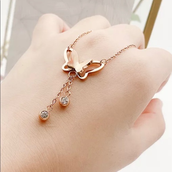 Gold two tone simple chain choker necklace with heart pendant - Picture 5 of 5